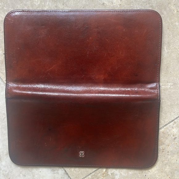 Bosca ladies, leather wallet, preowned good condition Brown snap closure/zipper - Picture 12 of 12